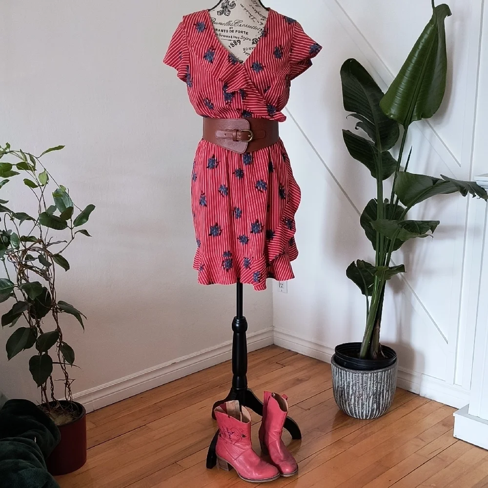 Red Striped Floral Dress. Size 44. Great Condition - Picture 2 of 10